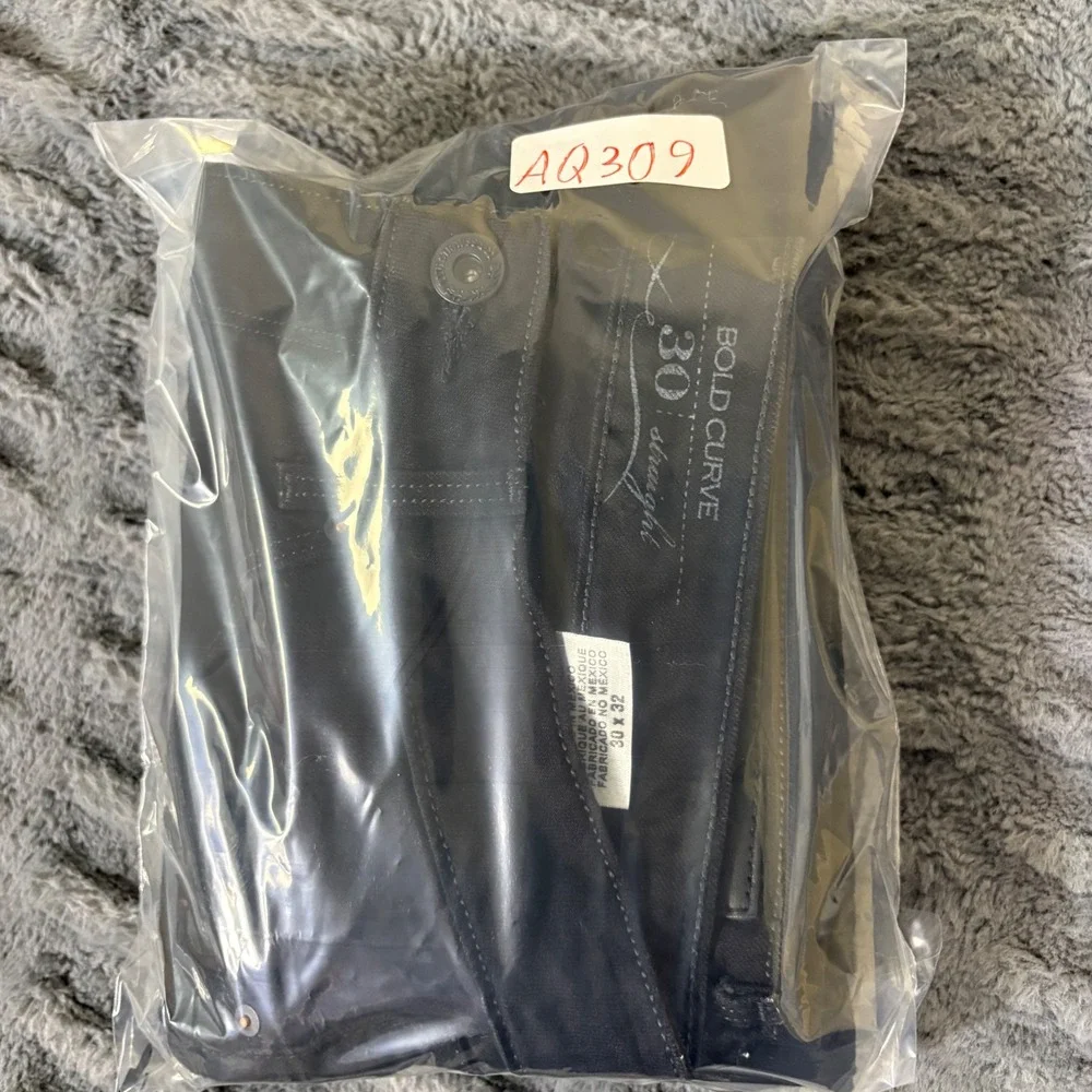 Levis Bold Curve Straight Leg Black Jeans Womens 30x32 Stretch Denim AQ309